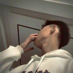 日本一本首视频二区
